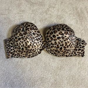 Cacique strapless, cheetah print bra 40 DDD